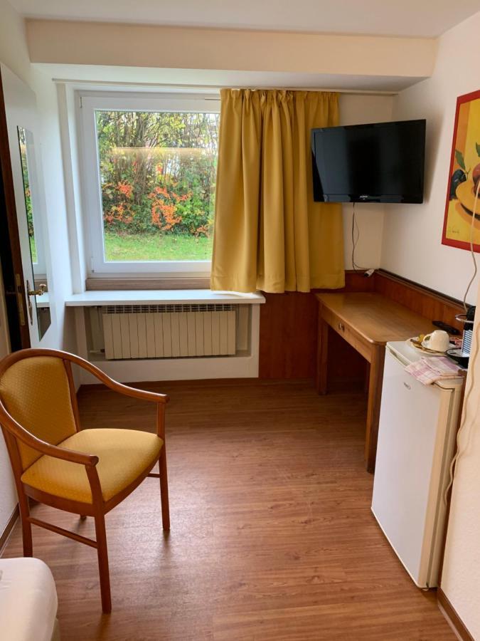 Gaestehaus An Der Rheinbruecke Altlussheim Екстериор снимка