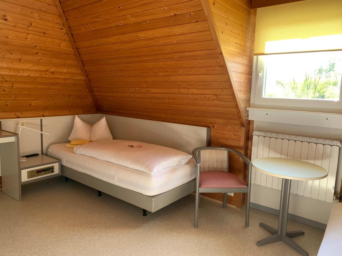Gaestehaus An Der Rheinbruecke Altlussheim Екстериор снимка